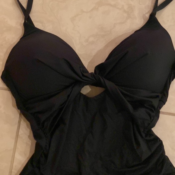 La Blanca island twist keyhole bathing suit - Picture 2 of 8